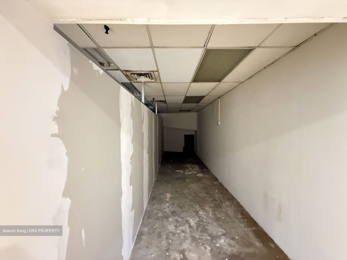 Lucky Plaza (D9), Retail #576200451
